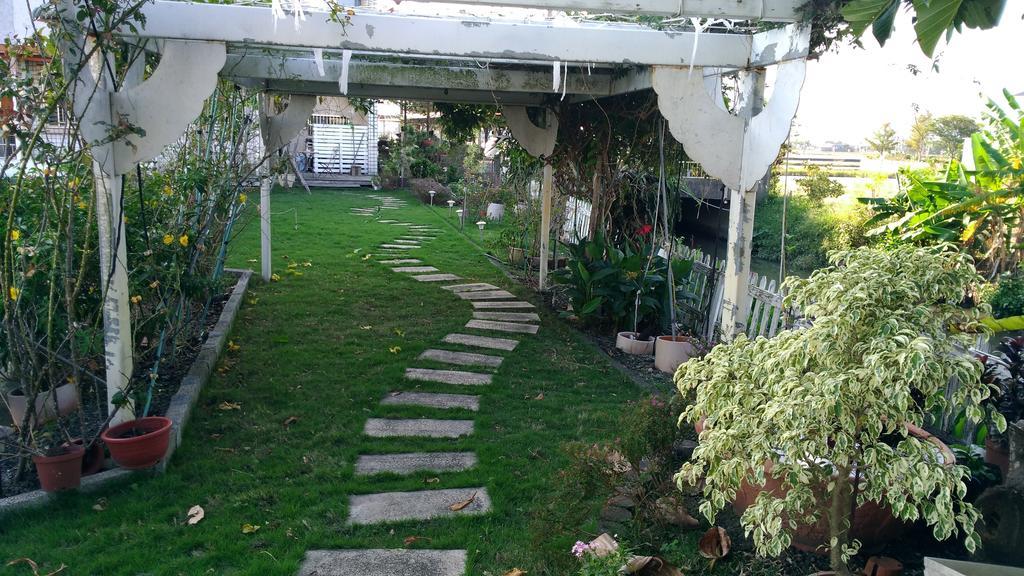 Breadtree Homestay Wujie Extérieur photo